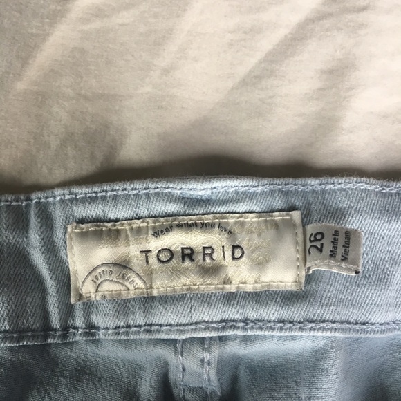 Torrid Shorts Plus - Picture 2 of 3